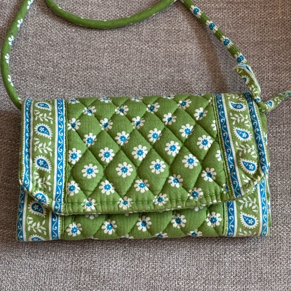 Vera Bradley Women's Strap Wallet Apple Green Pattern - Picture 12 of 16